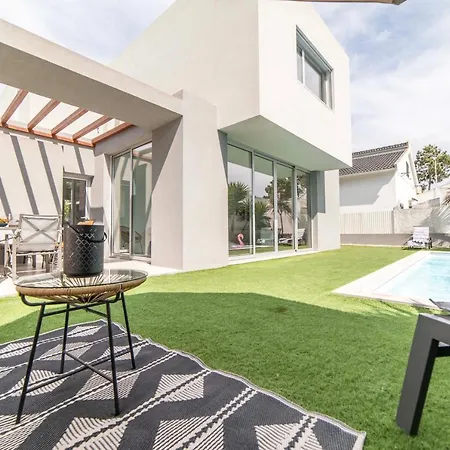 Kamila Villa *